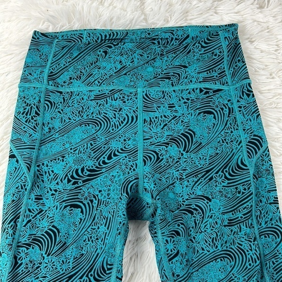 Lululemon In Movement Crop *Everlux 19" Kitakami Spirit Green Black - Picture 2 of 6